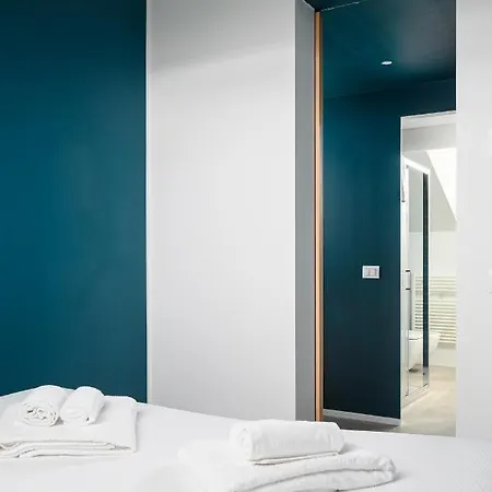 Design Attic Porta Venezia 65m2 - Self Check-in דירה